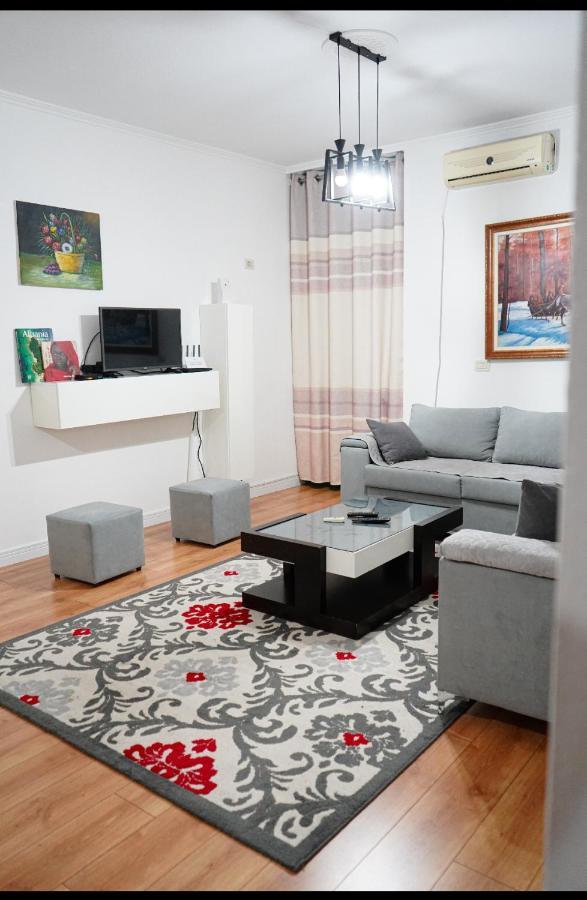 Apartament Center Tirana Extérieur photo